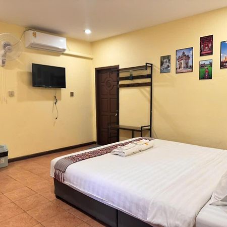 Yula Hotel Thatluang เวียงจันทน์ ภายนอก รูปภาพ